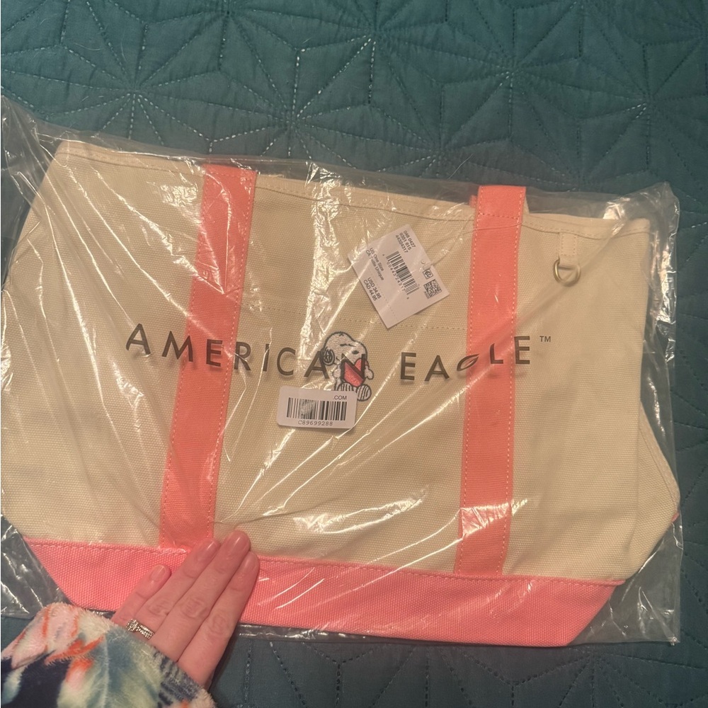 American Eagle Limited Edition Snoopy Canvas Tote Bag - Cream and Pink NWT - Picture 3 of 6